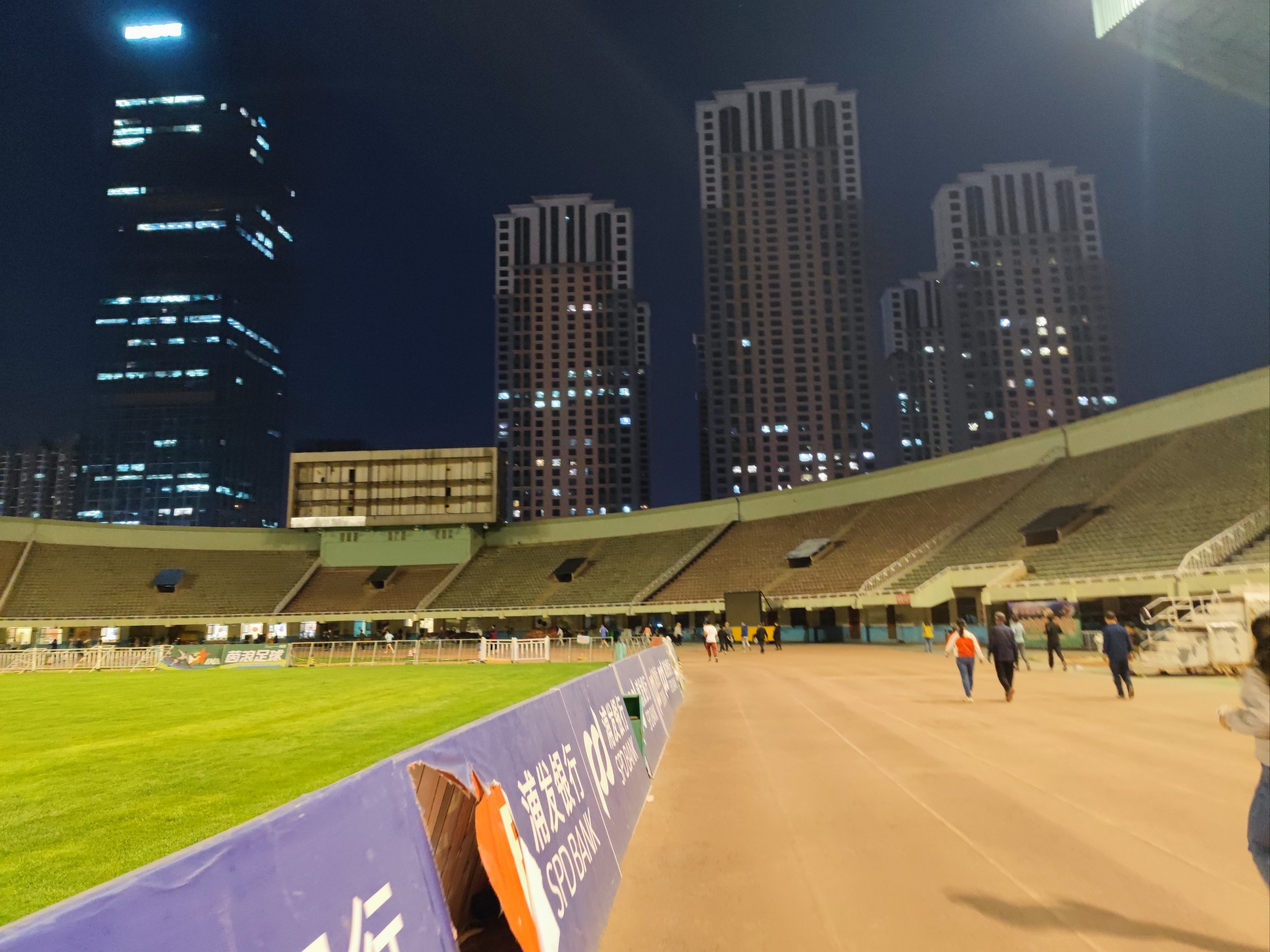 体育运动场馆,最新答案动态解析_vip2121,127.13